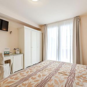 Camera con letto king size